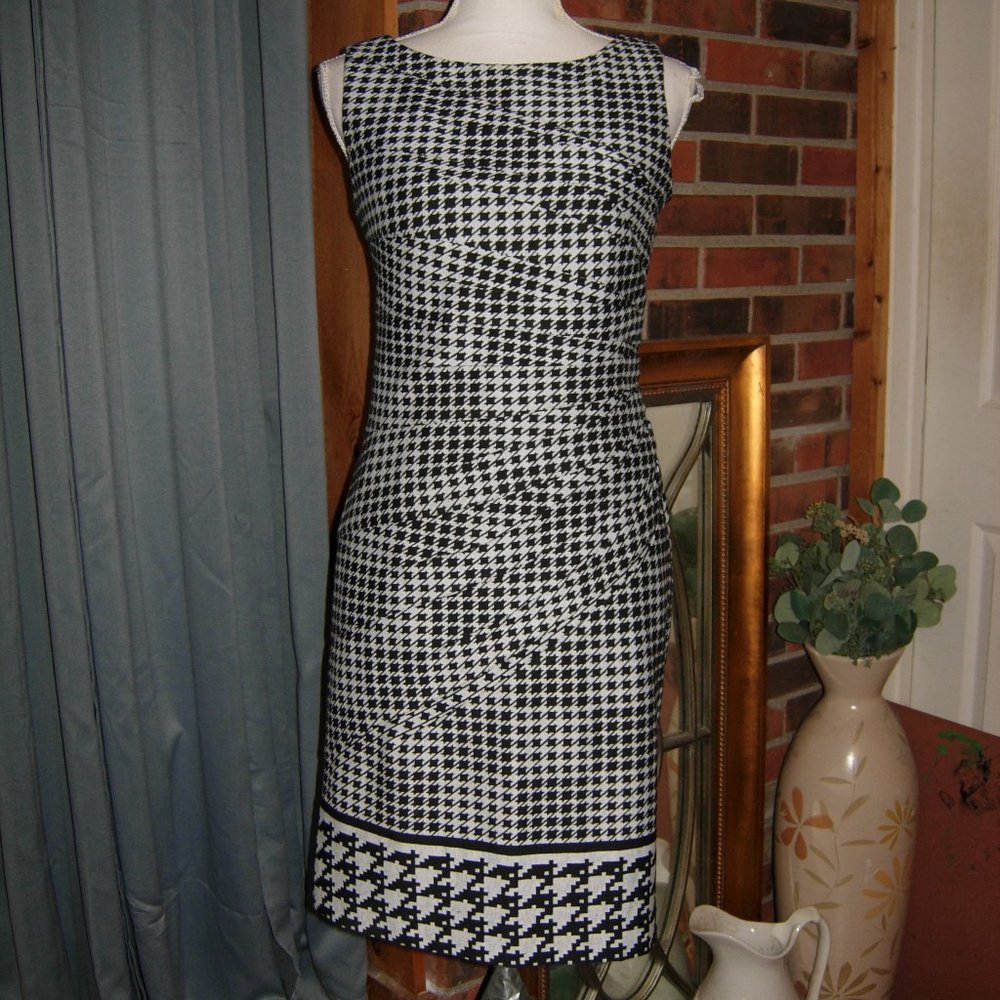 Jessica Simpson Houndstooth Ruched Side Full Back Zip Dress 6